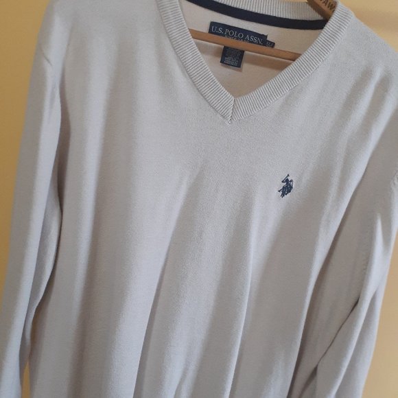 Men's XL Beige U.S. Polo Assn V Neck Long Sleeve Sweater - Picture 4 of 11